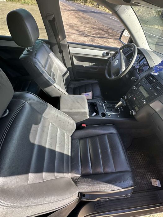 Volkswagen Touareg розбірка в наявності дуже багато комплектуючих