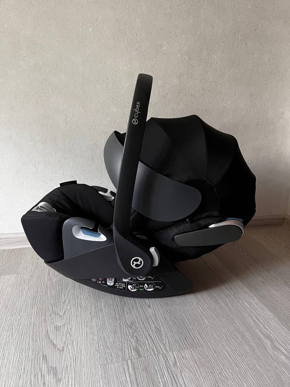 Автокрісло Cybex cloud Z i-size Deep Black-Black
Cybex cloud Z i-size