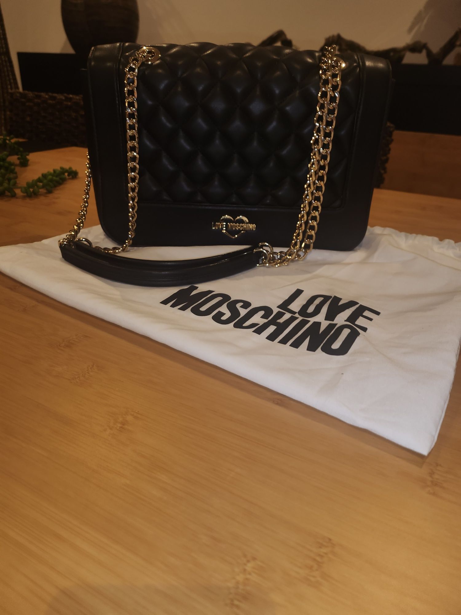 Mala Love Moschino