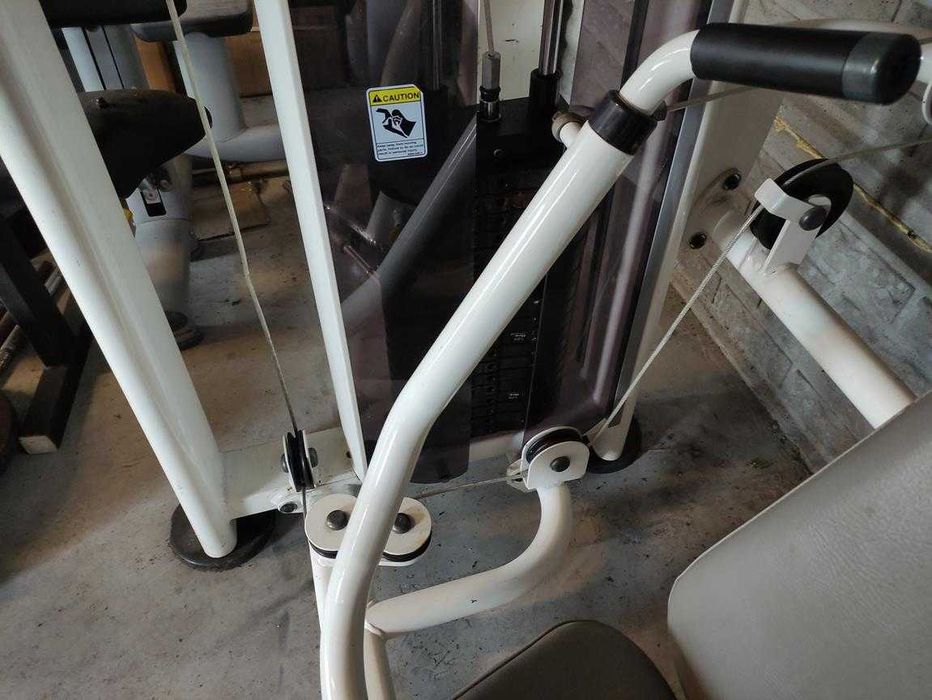 Atlas Maszyna VERTEX wypychanie na klatke klatka chest press siłownia