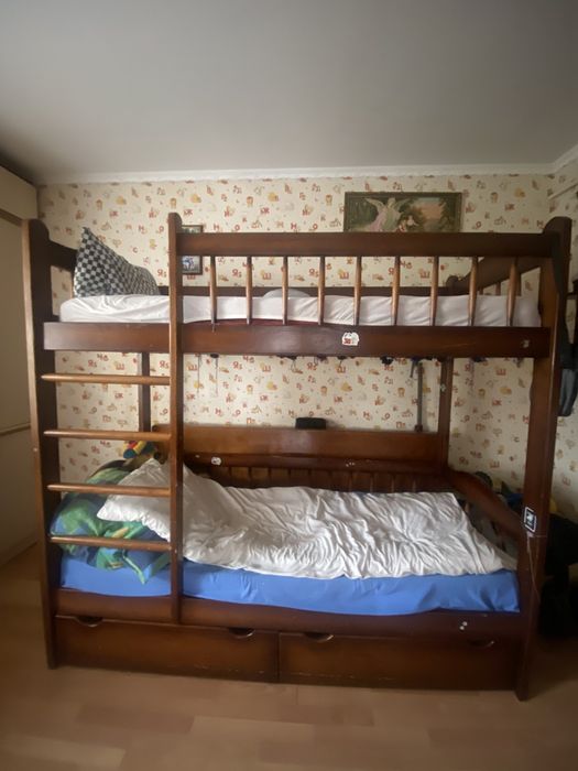 Продам двоповерхове ліжко