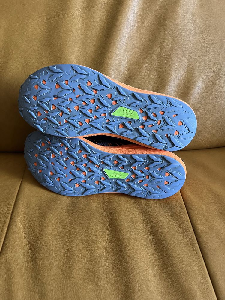 Кросівки для бігу Asics Fuji Lite2 42р