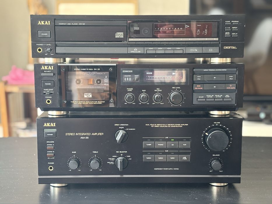 Wieża segmentowa Akai ( AM 35, GX 32, CD 52)