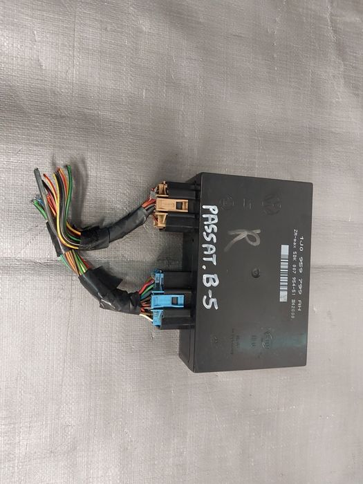 VW Passat B5 96-00rok moduł komfortu 1J0.959.799.AH + wtyczki