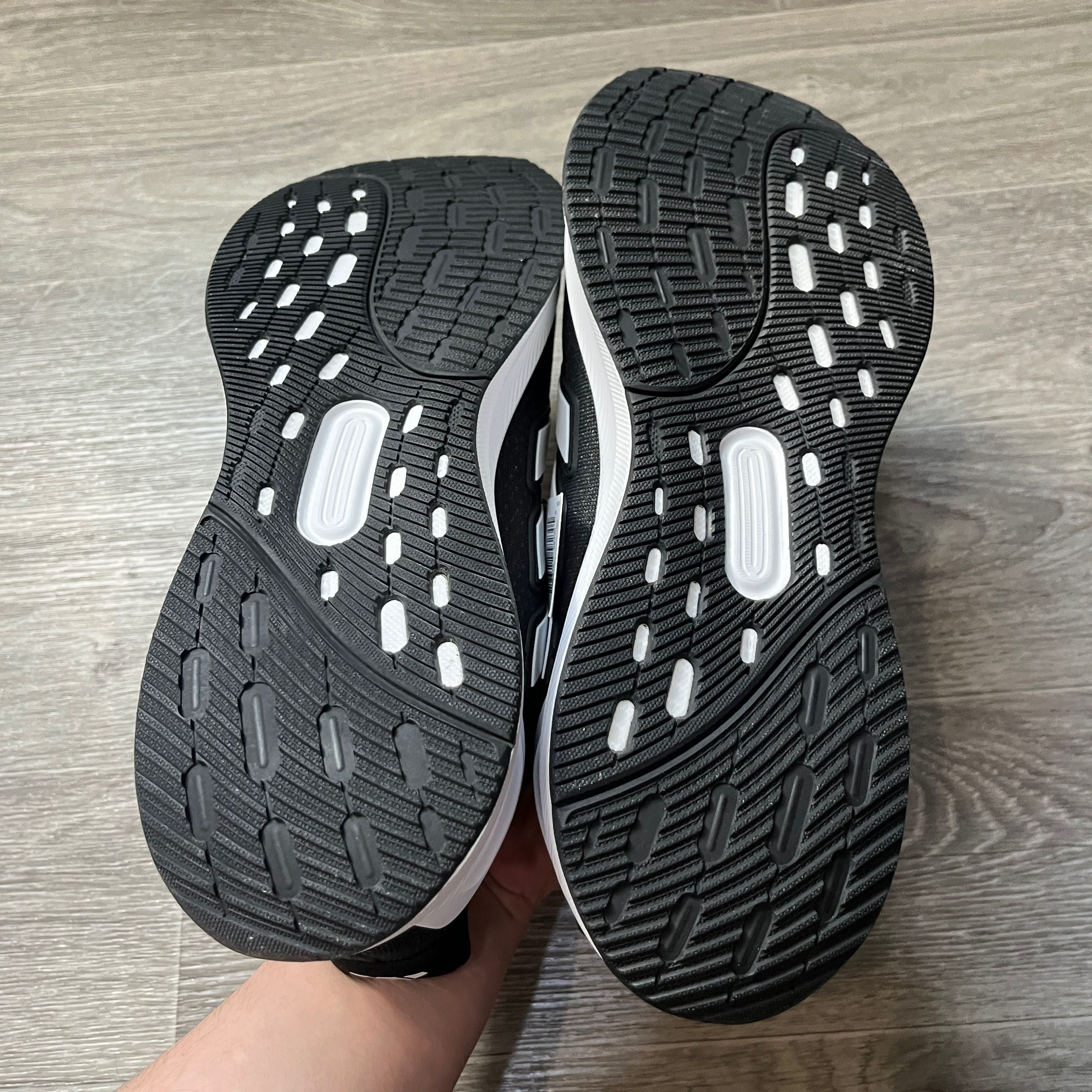 Оригінальні Adidas Ultrabounce 5 46 та 46,5  (29,5см та 30см)