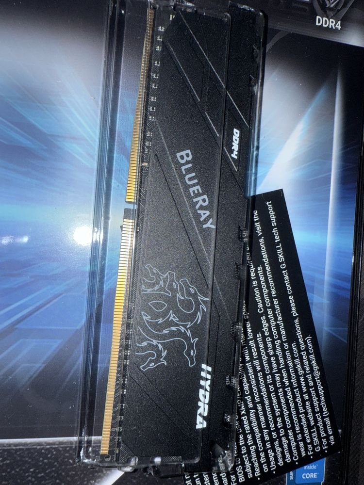 16GB de Ram 2 pentes de 8 BlueRay ddr4