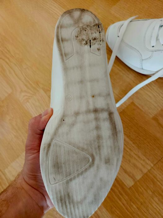 Sprzedam białe skórzane buty Gino Rossi, rozmiar 44 – jak nowe!