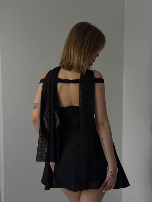 Сукня з шарфиком