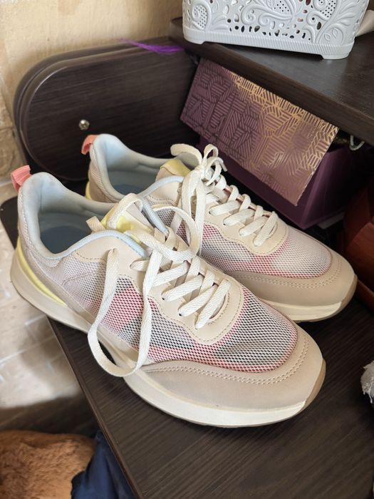 Кросівки весна літо Zara