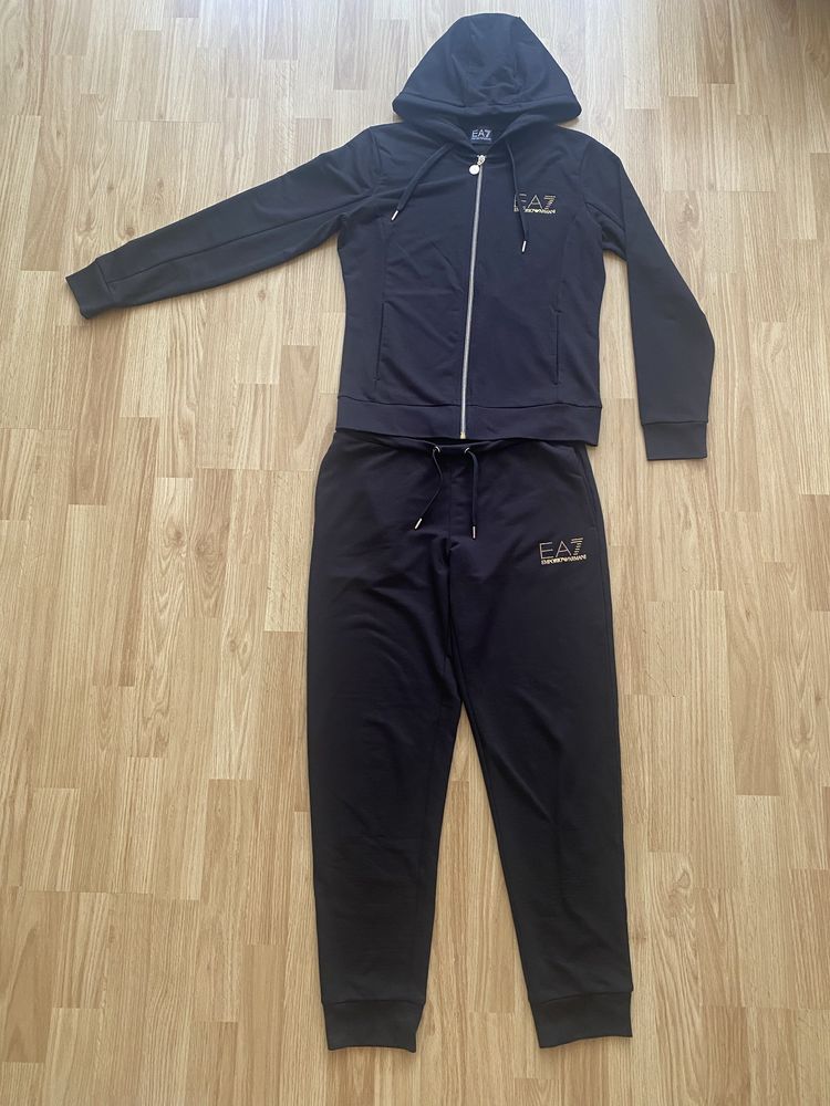 EA7 Emporio Armani костюм оригинал черного цвета
