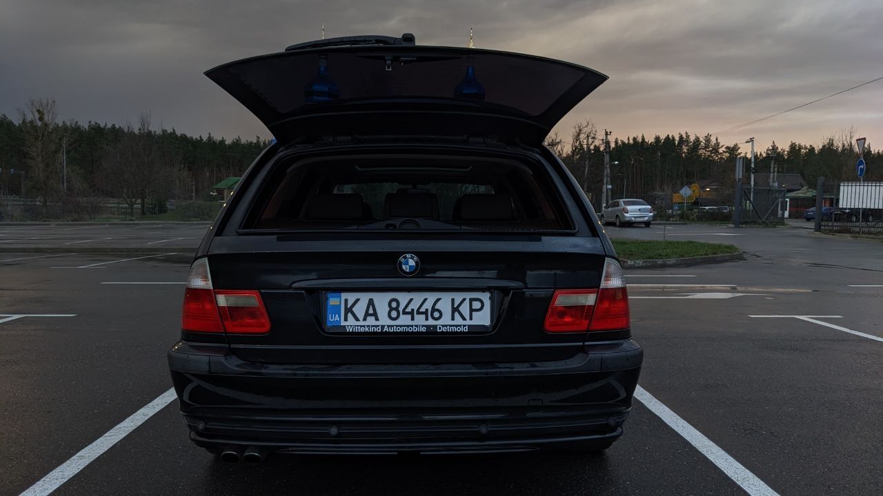 BMW e46 2002 2.5