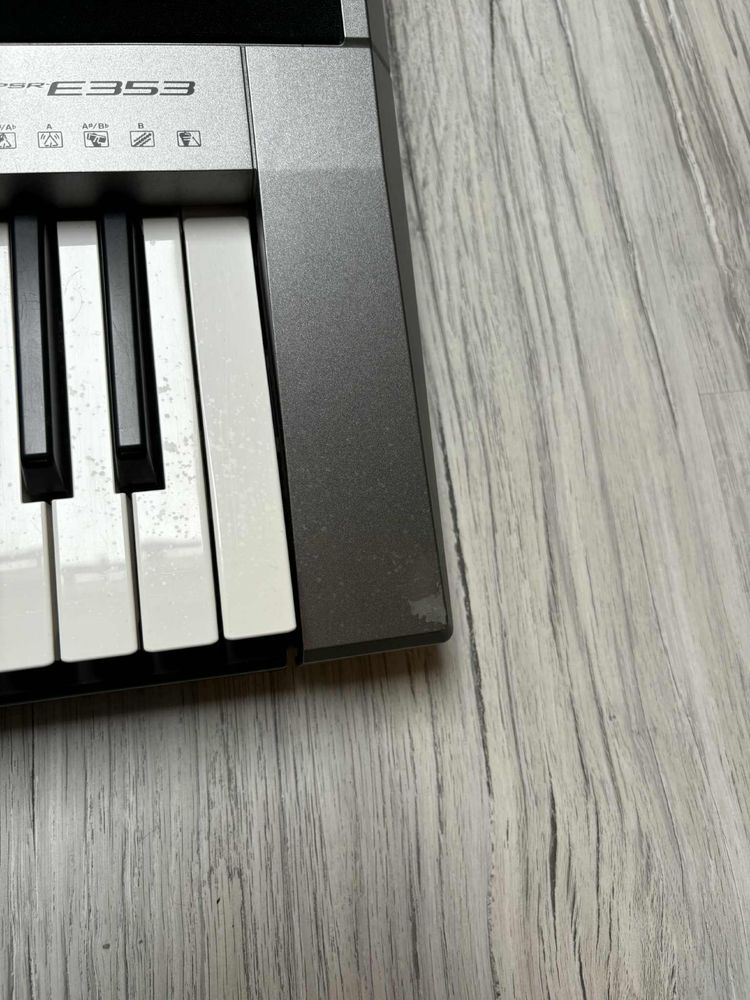 Keyboard Yamaha PSR-E353