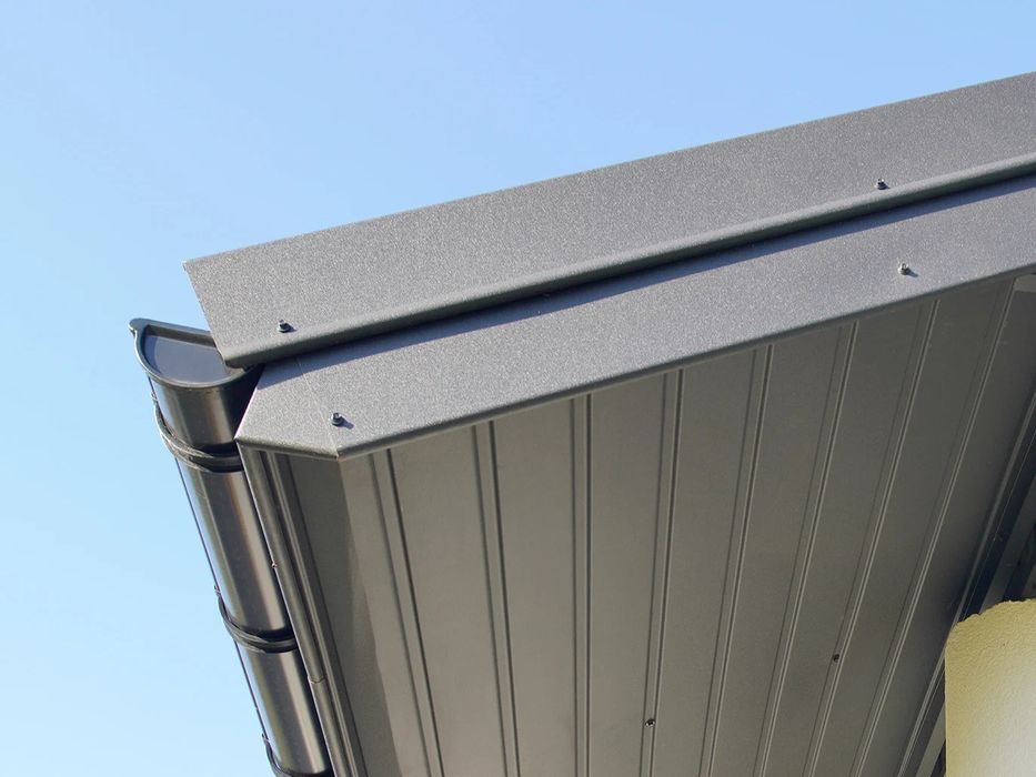 Obróbbki blacharskie na wymiar – gięcie blachy, montaż, dostawa