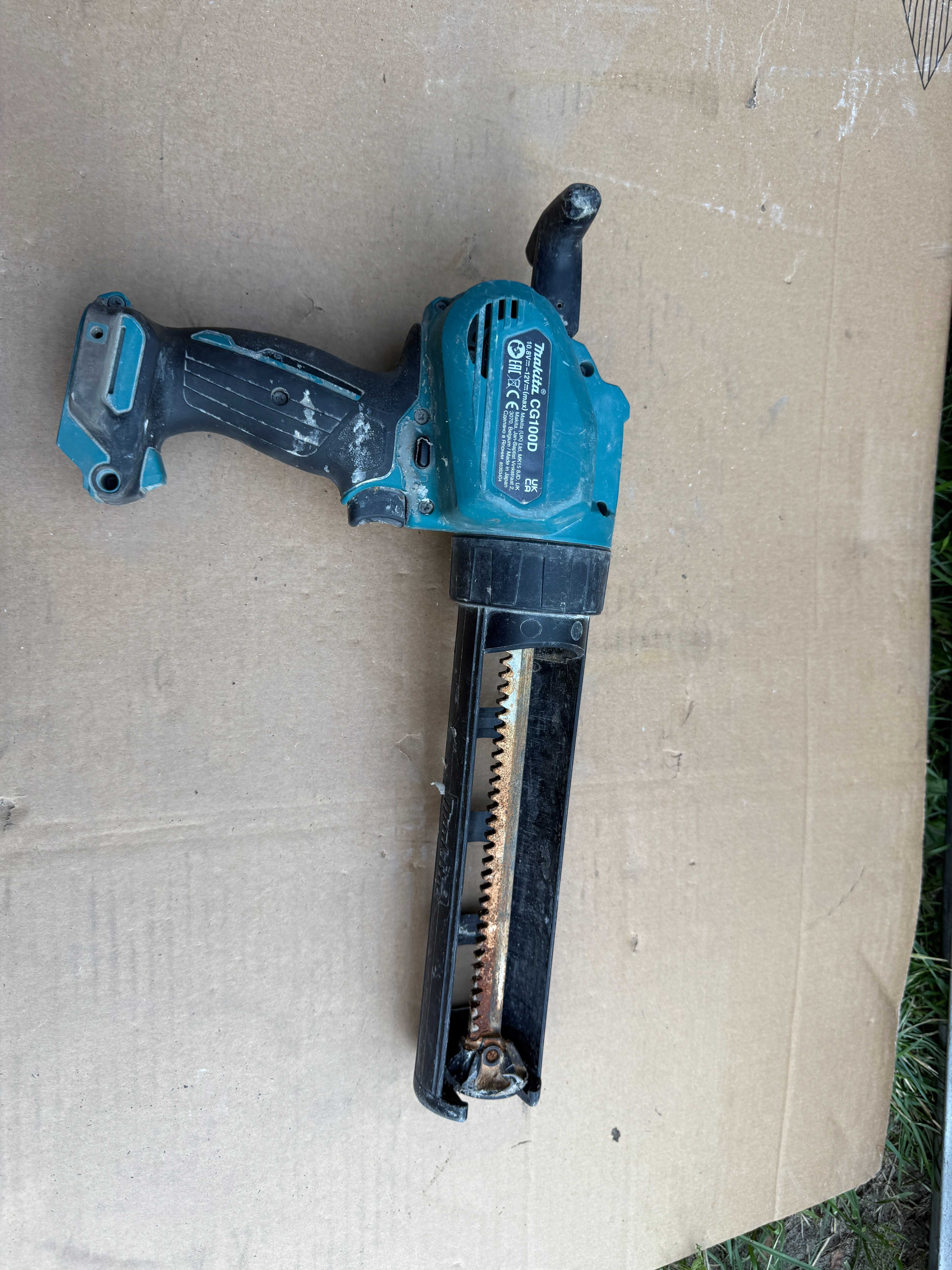 Akumulatorowy Wyciskacz Makita CG100D