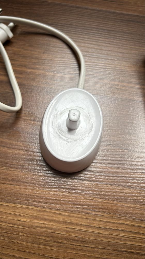 Szczoteczka elektryczna + ładowarka Braun Oral-B