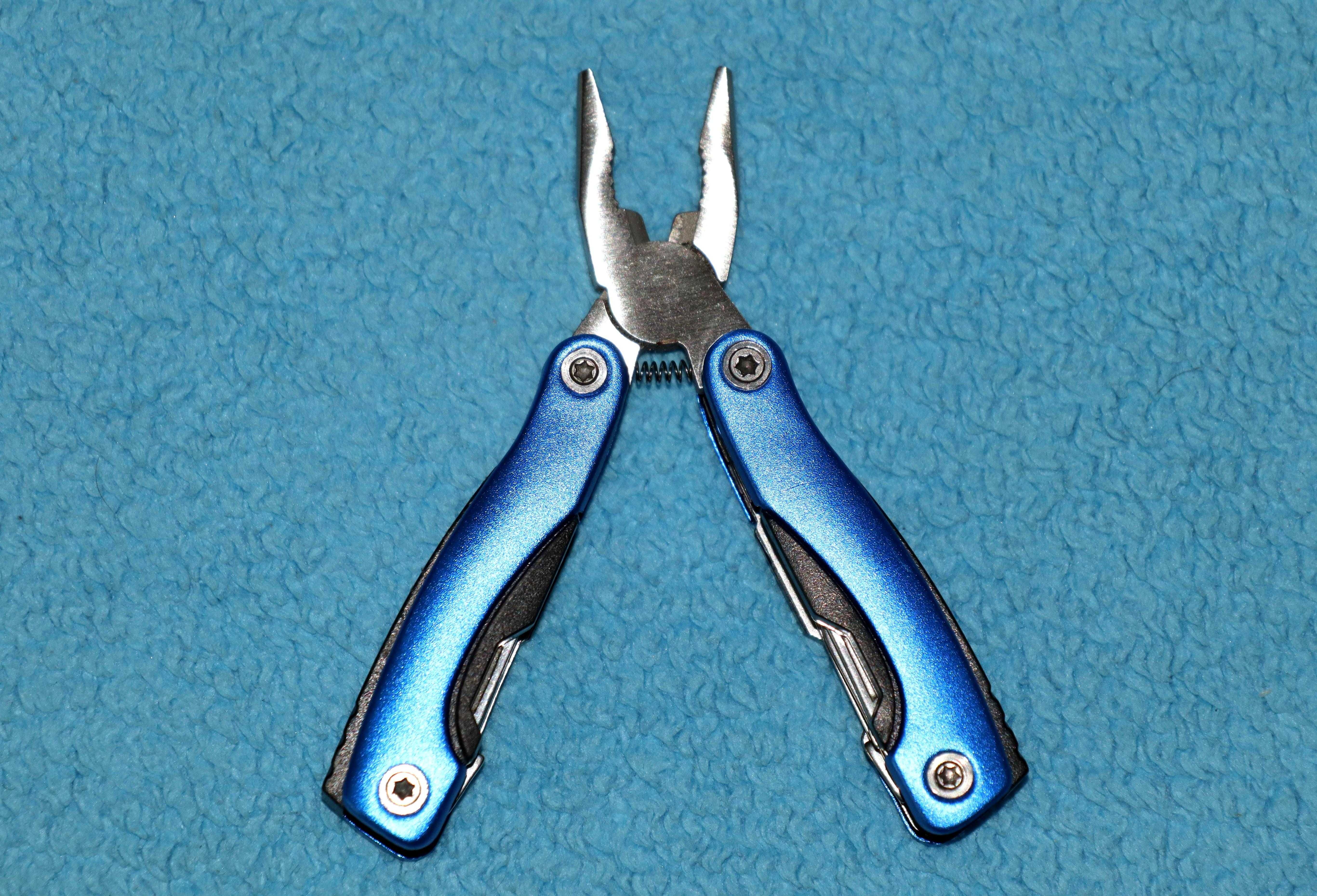 Kombinerki wielofunkcyjne w etui 11 funkcji multitool multi tool