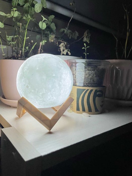 Candeeiro LED em forma de Lua