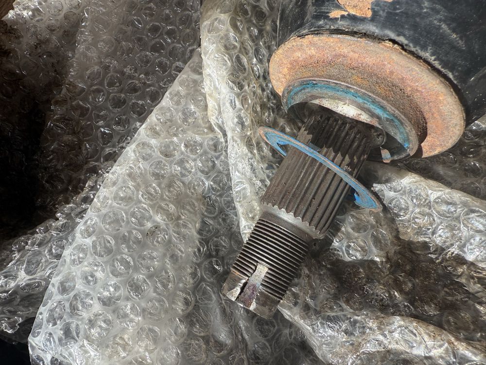 Полуось Jeep Cherokee AWD P68289652AA