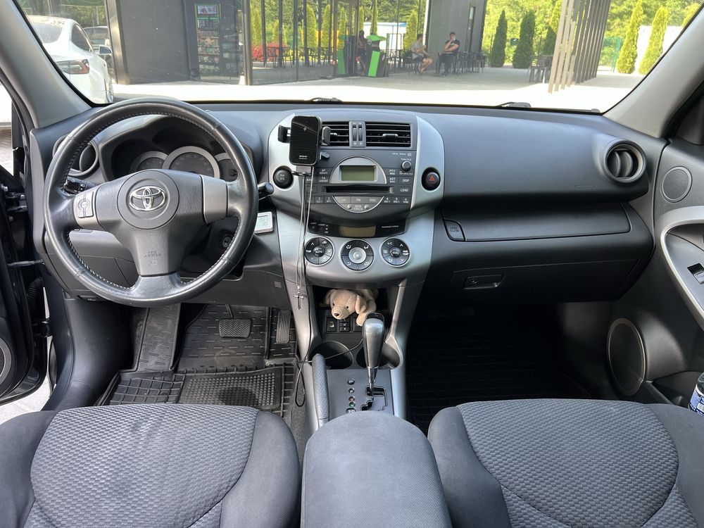 Продам Tayota Rav 4