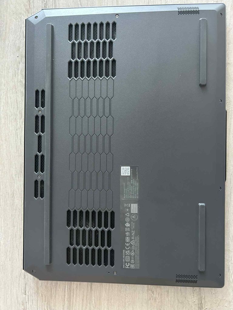Laptop Lenovo LOQ