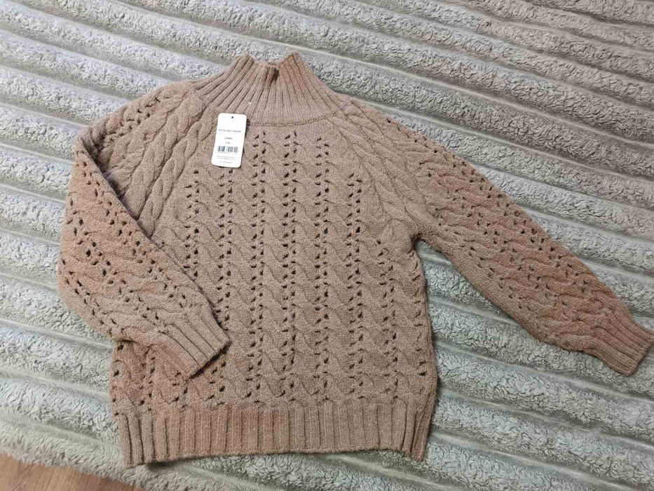 Жіночий светр кофта