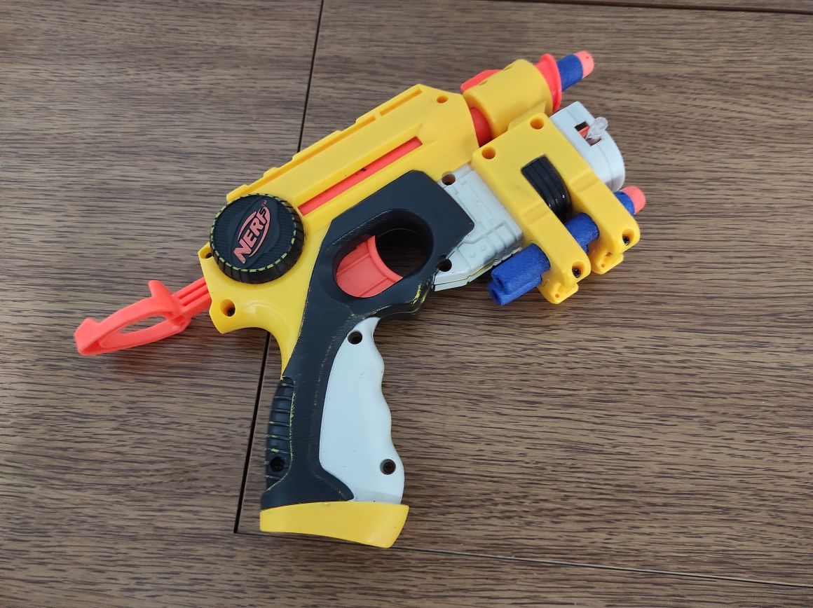 Nerf pistolet falownik laserowy