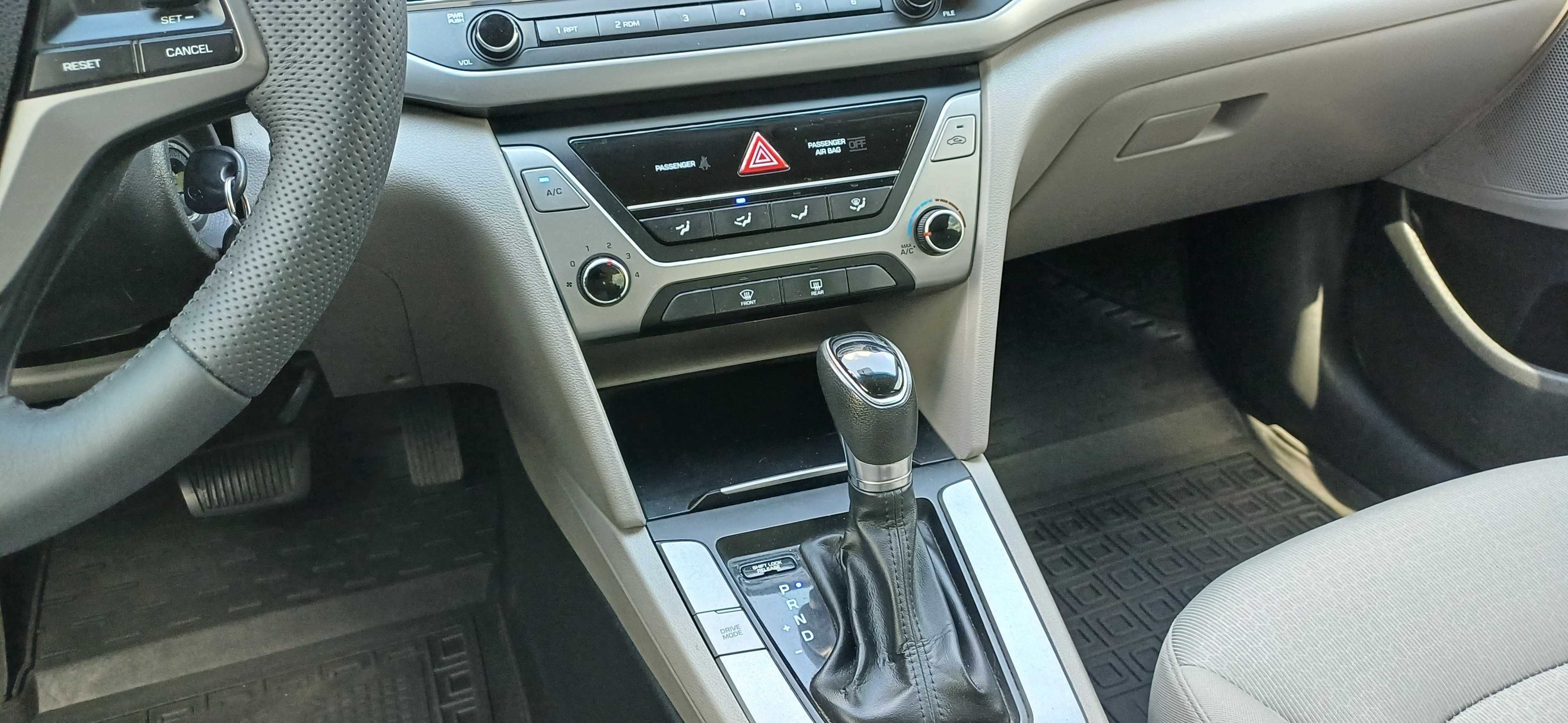 Hyundai Elantra 2.0 ГАЗ-Бензин автомат у відмінному стані