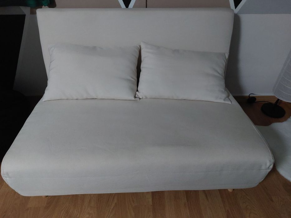 Sofa cama creme em muito bom estado