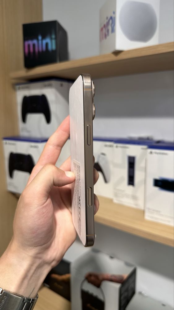 iPhone 16 Pro Max Desert/Natural/Black/White