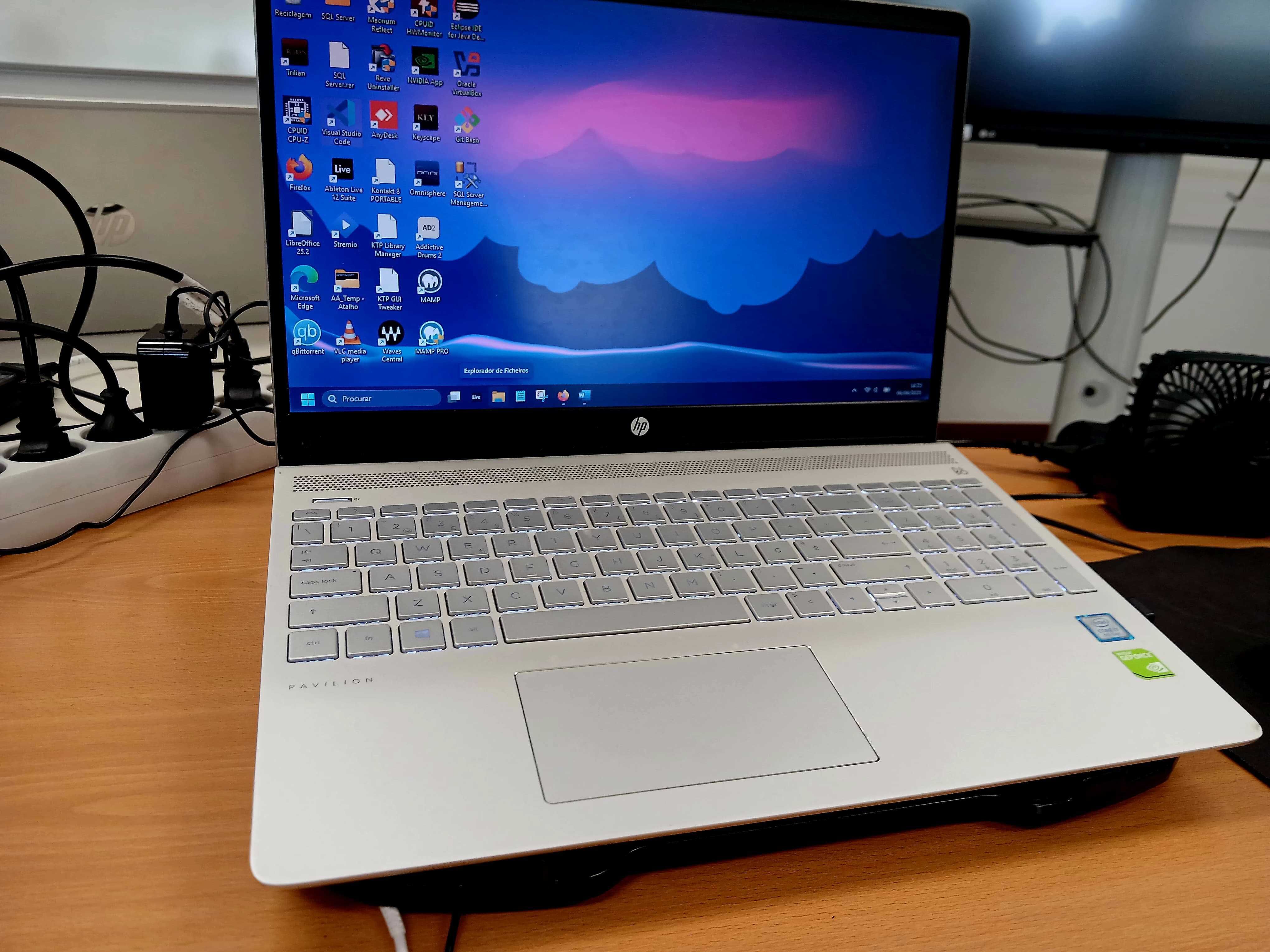 Hp Pavilion 15 i7 16g ram gráfica 2gb  ssd 500gb +240gb