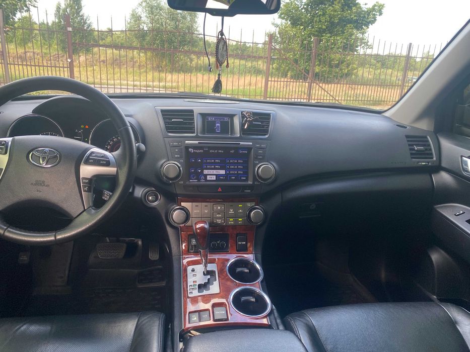 Продам Toyota Highlander 2013
