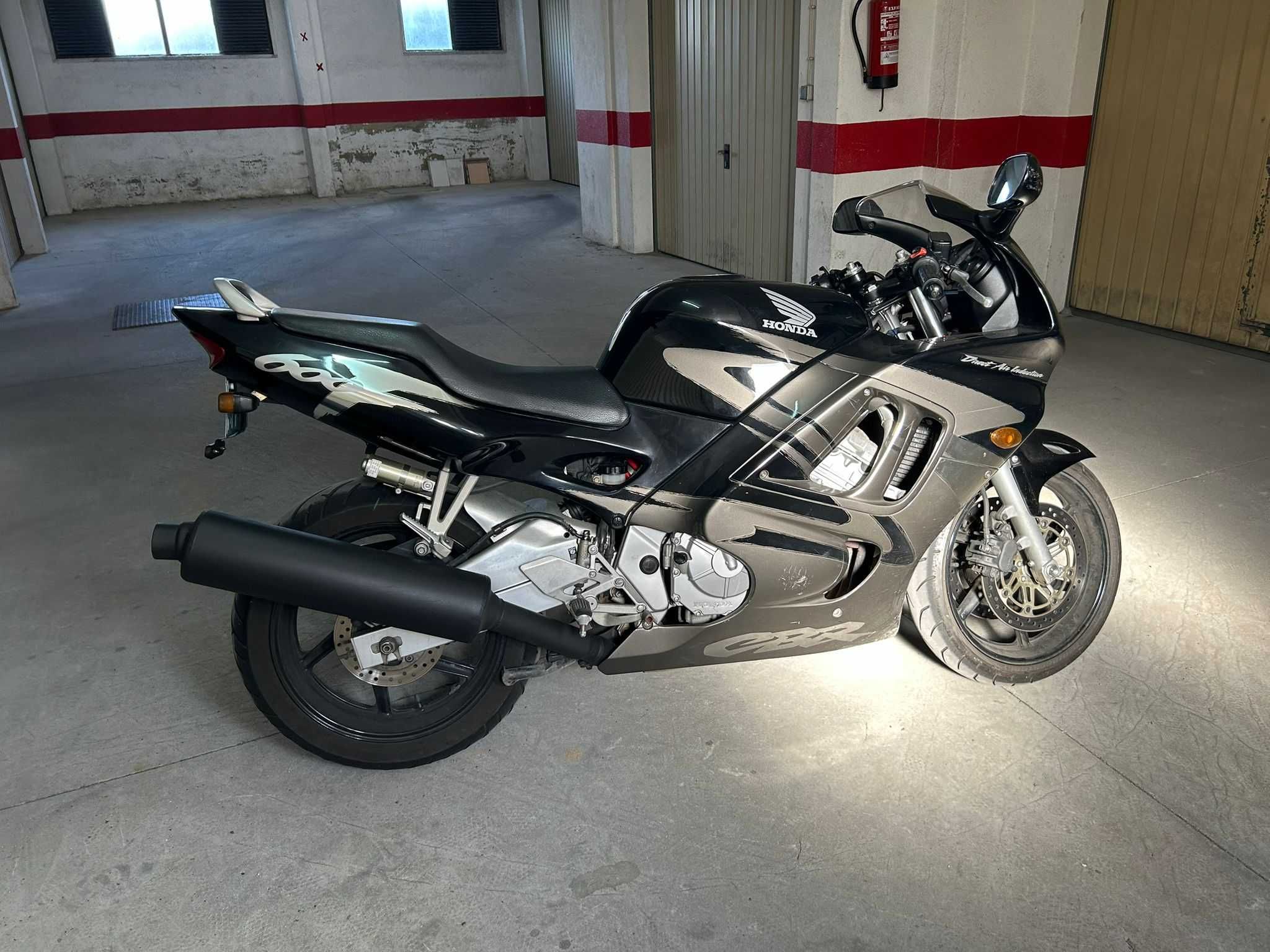 Cbr 600f 1998 IMPECÁVEL para venda ou troca por moto nacked 600 ou +