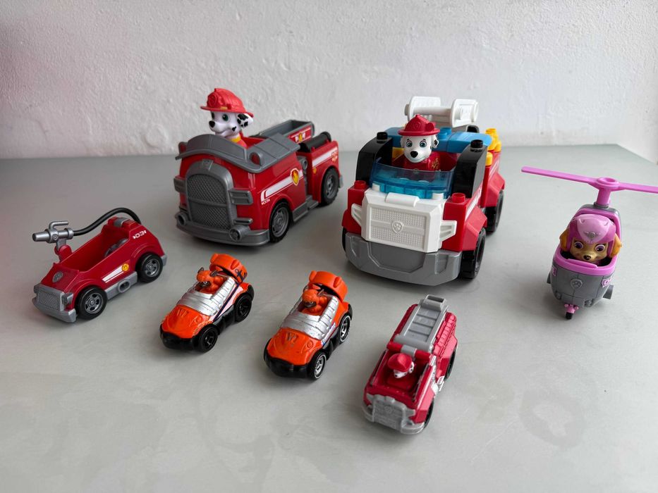 6 brinquedos da Patrulha Pata + 1 lego Bombeiros Marshall