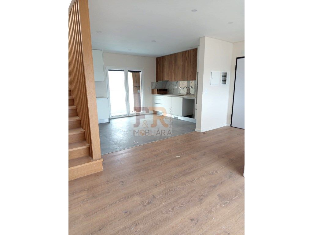 Apartamento T2 novo prédio com elevador , garagem box e Terraço Ses...