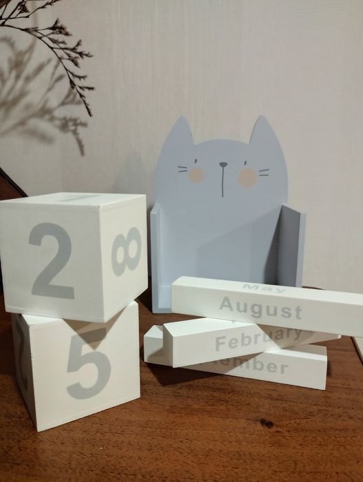 Деревянный вечный календарь