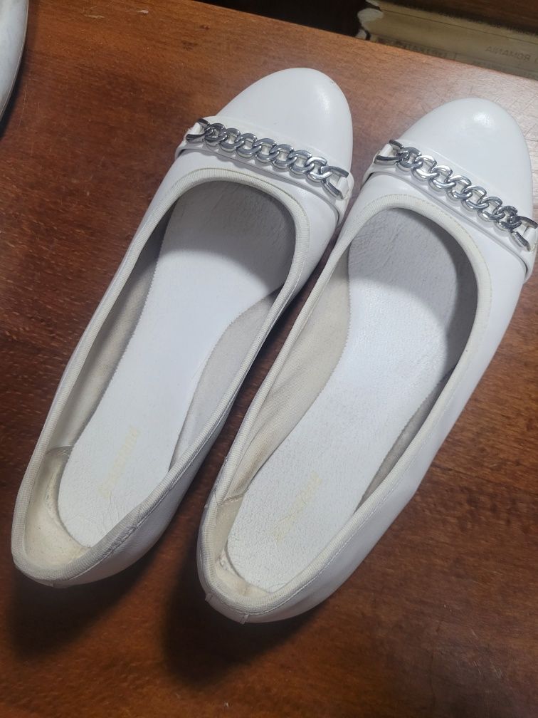 Buty-białe baleriny-komunia