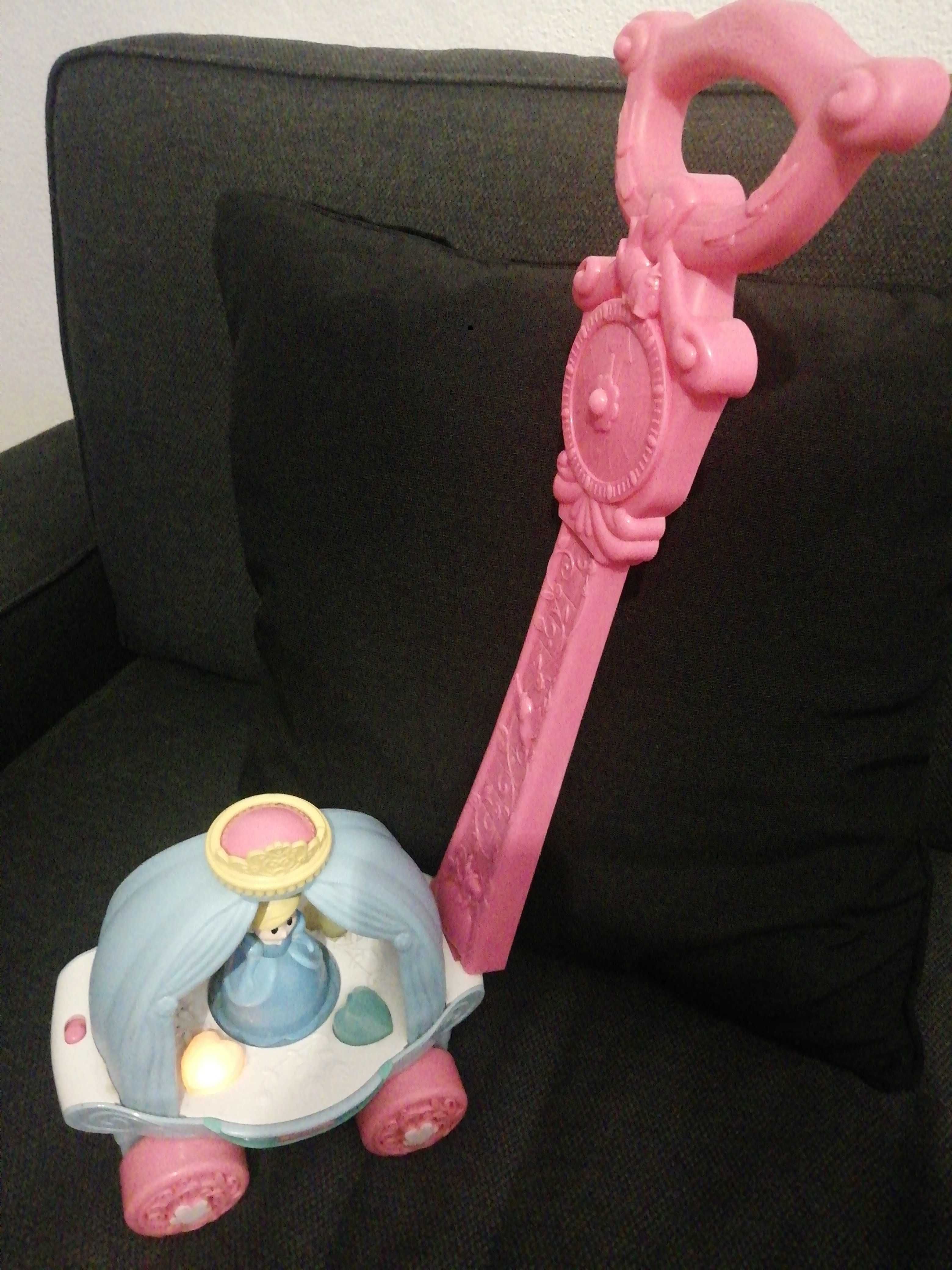 Carruagem Chicco Disney Princesa Cinderela.