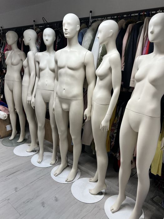 Manekiny wystawowe sklepowe