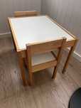 RESERVADA: Mesa ikea p/ Crianca + 2 cadeiras Latt