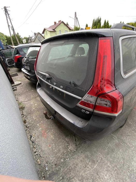 volvo V70 III D3 163KM manual  20012r. 481-16 NA CZĘŚCI