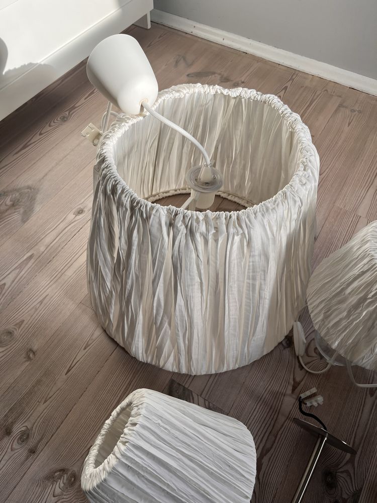 Lampy ikea białe kinkiet, sufitowa i 2 stołowe