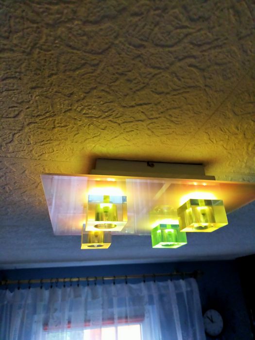 Żyrandol ledowo żarówkowy