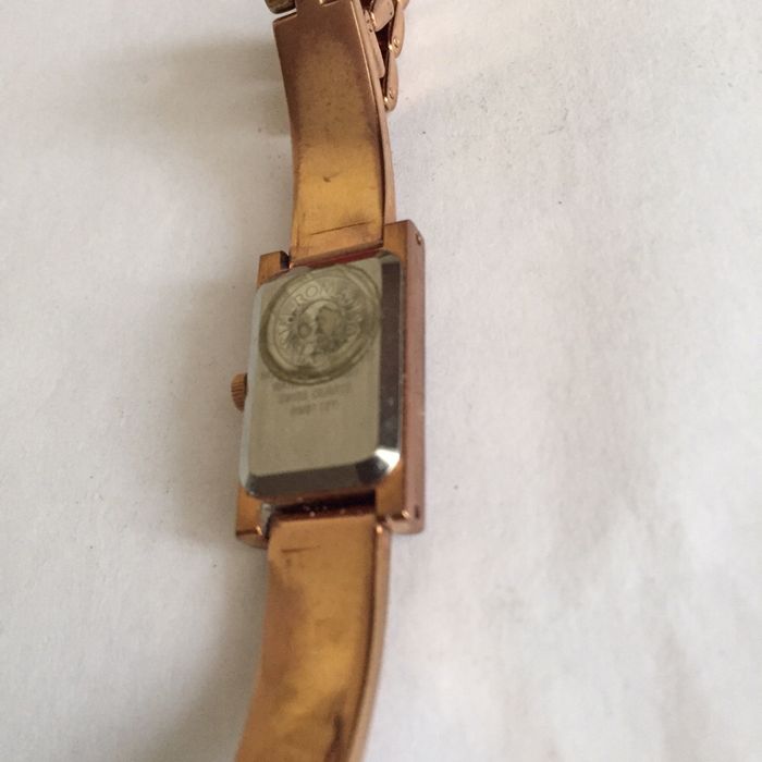 Продам женские часы Romanson