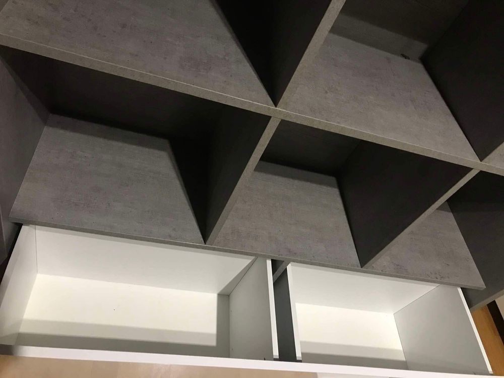 Biblioteczka szara