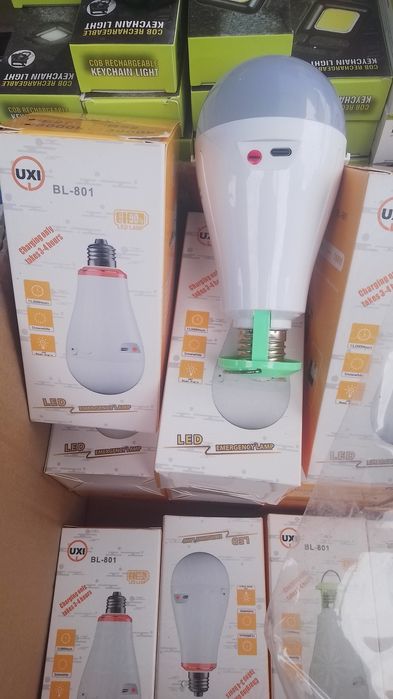 Світлодіодна лампочка з акумулятором аварійна автономна