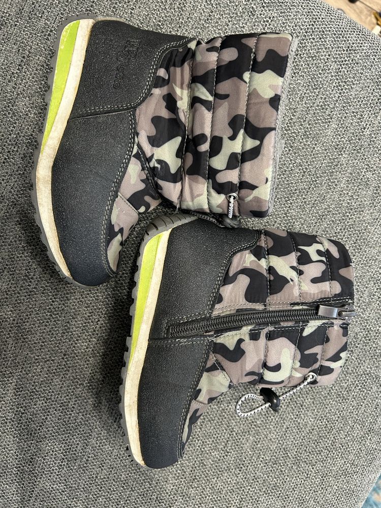 Buty zimowe r.26 moro