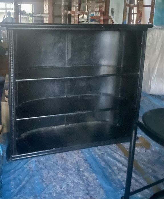 BAR/ Garrafeira: VINTAGE em madeira  +2 cadeiras de bar em metal [1980