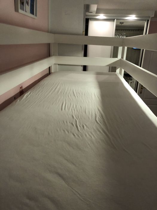 Łóżko piętrowe trzyosobowe