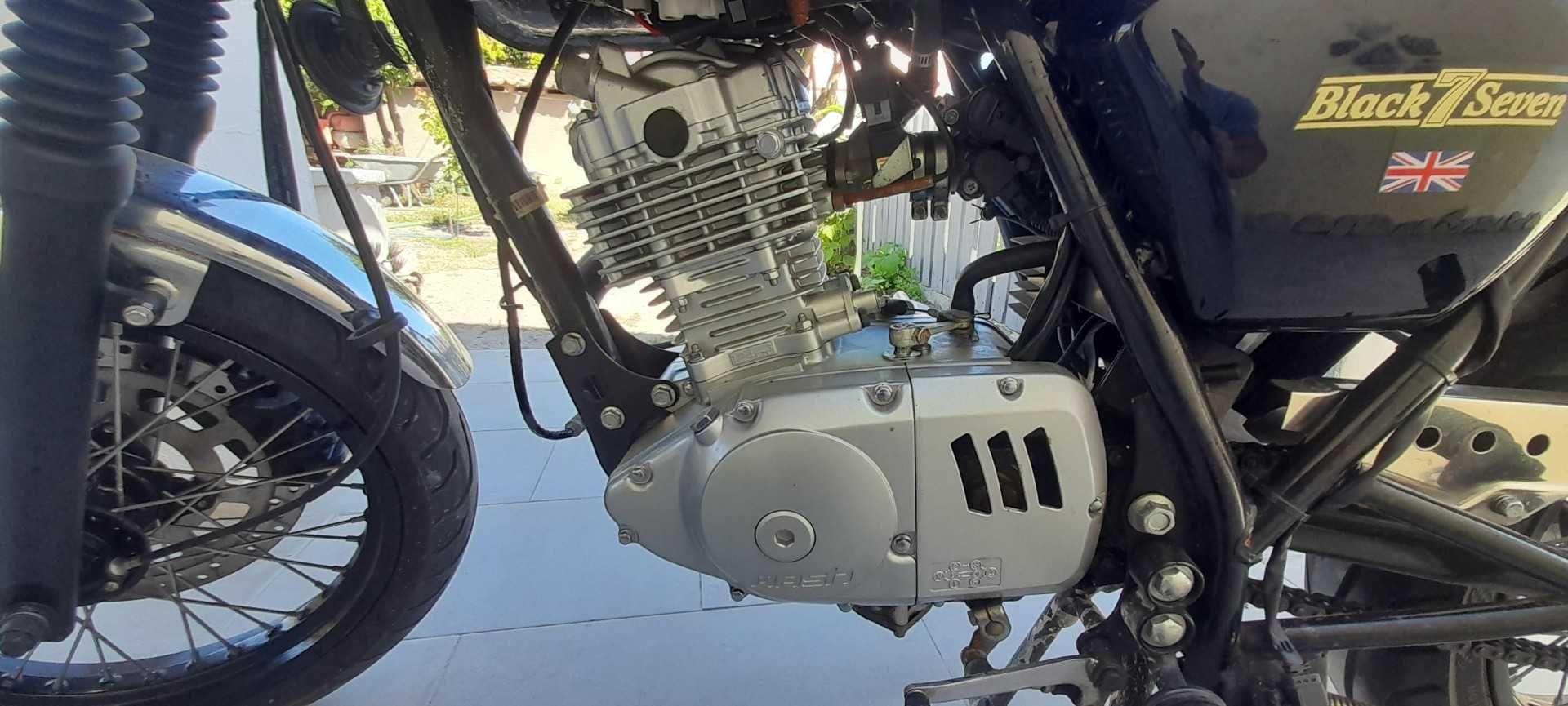 vendo mota 125 ,4000 kms reais ano 2018