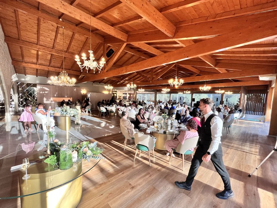 DJ e ALUGUER DE SOM PARA TODOS OS EVENTOS/ F- ANGOLANAS E PORTUGUESAS